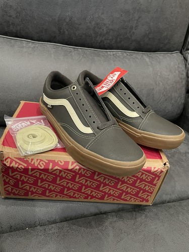 olive green gum sole vans