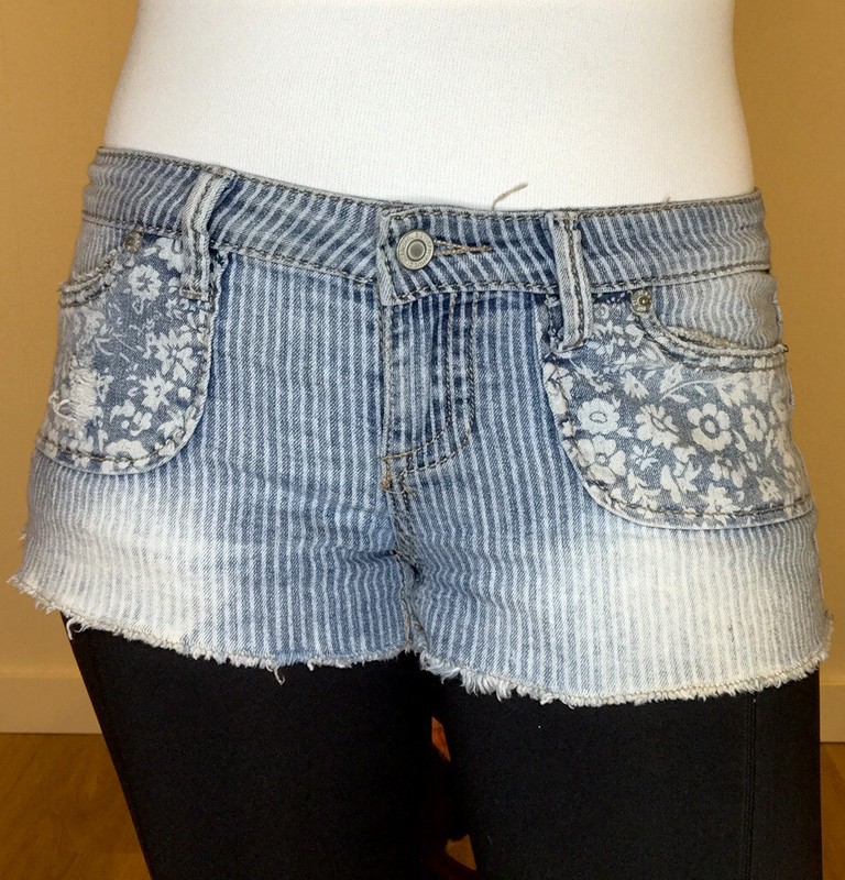 Rue 21 1 / 2 Blue Pinstripe Floral Cutoff Frayed Distressed Stretch Denim Shorts
