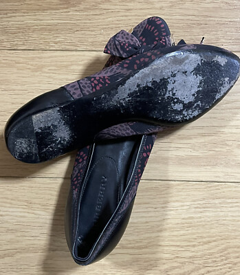 Low Top Burberry Women's Burberry Shoes 7c BURBERRY LADIES Slip-on