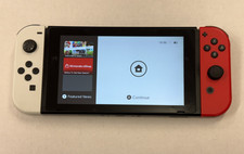 Nintendo Switch 32 GB Console - white and Red