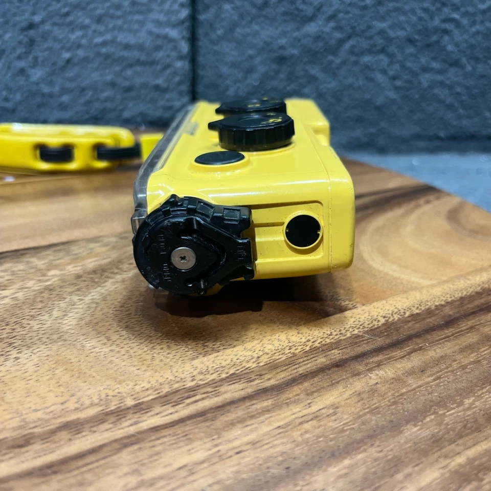 Vintage Minolta Weathermatic A Waterproof 35mm Film Camera Yellow For Parts - Image 2 of 4