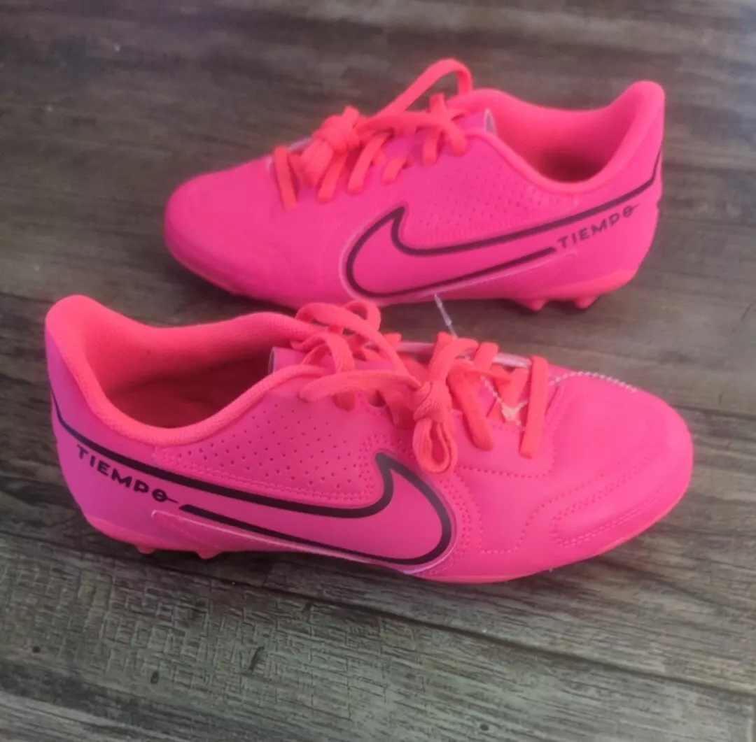 NEW! NIKE JR. TIEMPO LEGEND 9 Club, Soccer Cleats. Racer Pink/Black Size 5.5Y NEW! NIKE JR. TIEMPO LEGEND 9 Club, Soccer Cleats. Racer Pink/Black Size 5.5Y
