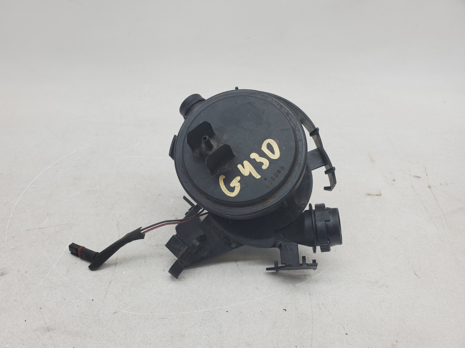 2006 BMW Oil Separator Crankcase Vent Valve 7531423 OEM As52 for 