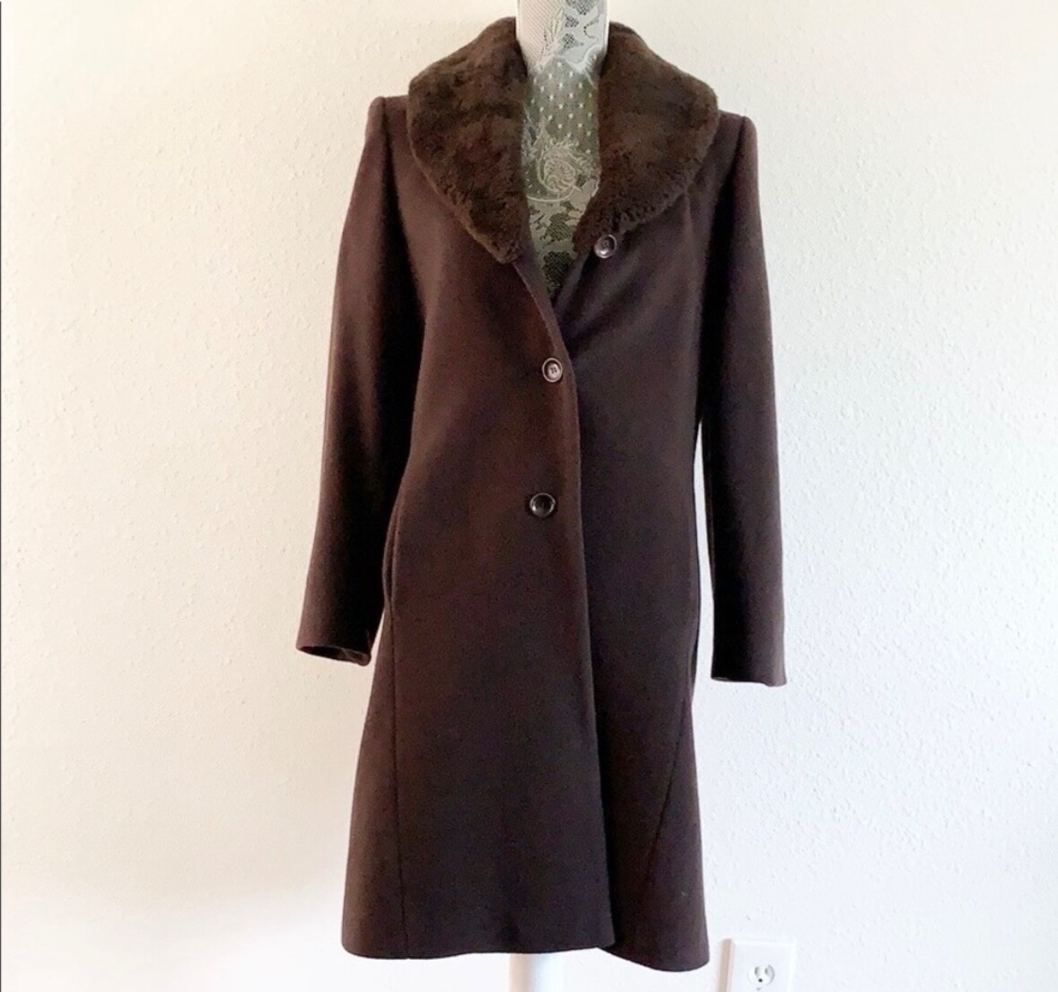 Larry Levine Chocolate Brown Fur Collar Wool 3 Button Coat 8 | eBay