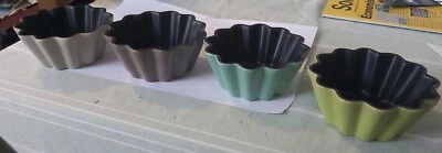 4 petits moules à pâtisseries en céramique signé B - Photo 1/4
