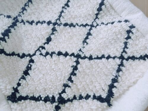 24x24 Moroccan Handmade Pouf Berber White Kilim Rug Floor Cushion - Picture 3 of 3