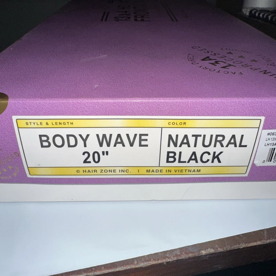 Peluca de encaje cabello humano virgen sin procesar Sensationnel 13a 13x4 20" onda corporal negra Foto 3 de 4