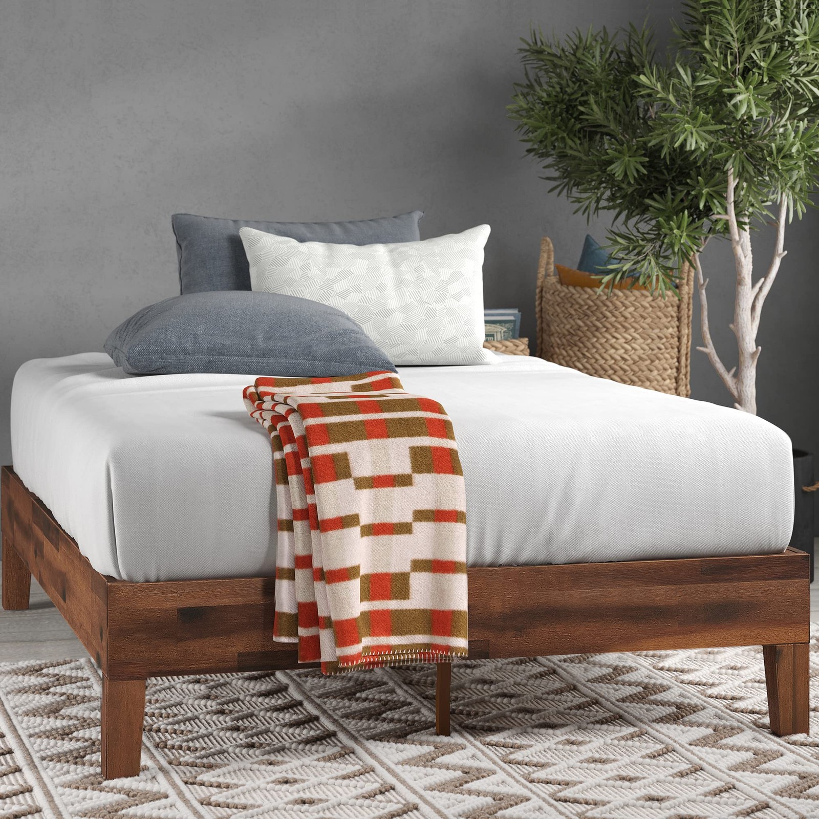 Zinus Marissa Deluxe Wood Platform Bed Frame, No Box Spring Needed, Wood Slat