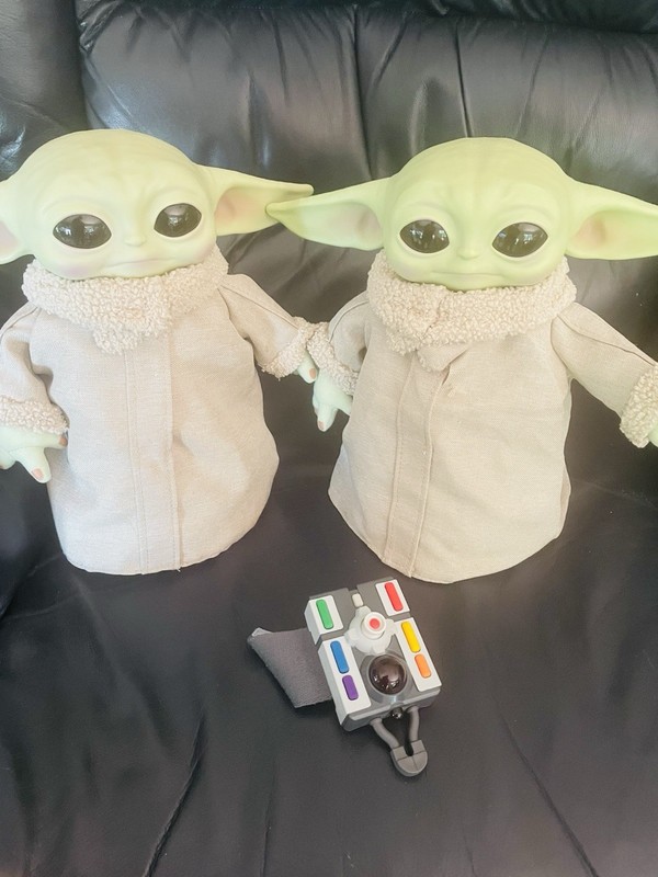 Baby Yoda Grogu Animatronic Toy Moves & Talks 11”- Works! With Remote-