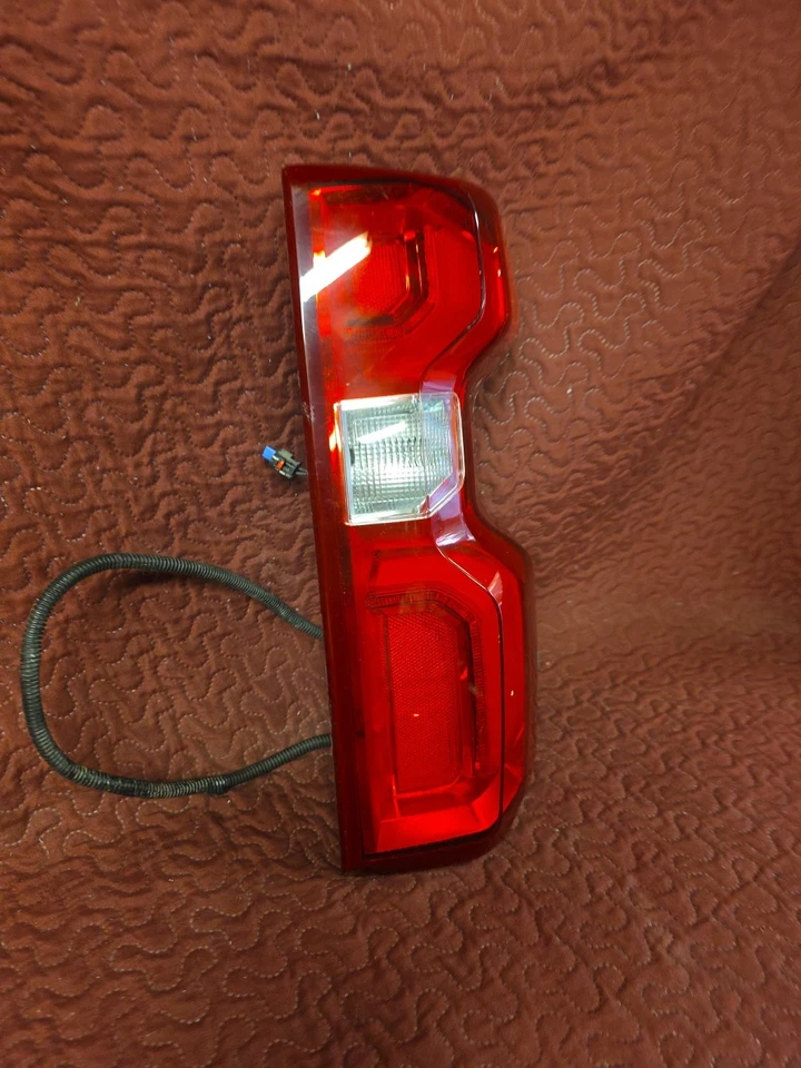 2019 - 2025 CHEVROLET SILVERADO 1500 RH PASSENGER TAIL LIGHT CAPA P6246 - Image 3 of 4