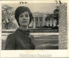 1962 Press Photo Ruth Shivar poses outside the White House in Washington