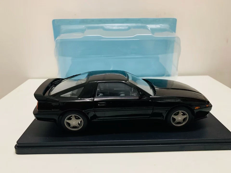 Toyota Supra 2.5GT Twin Turbo R 1990 2 Open Door 1:24 Die-Cast Model Car New Box - Image 4 of 4