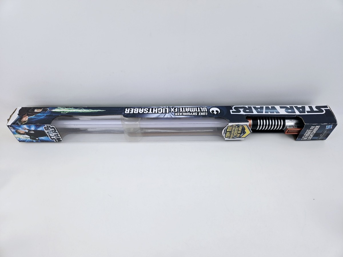 Star Wars Luke Skywalker Ultimate FX Green Lightsaber 2010 C-2945A