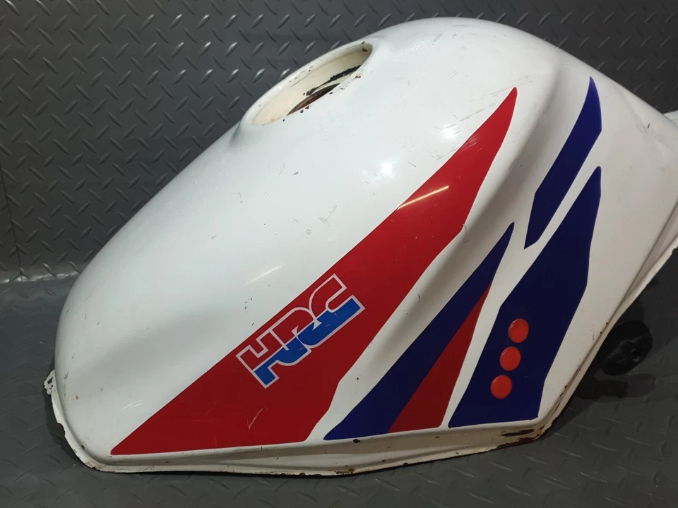 ♻️ Honda CBR 600 F3 1995 -1998 Fuel Tank Petrol Tank White Red Blue ♻️ — 第 2/4 张图片