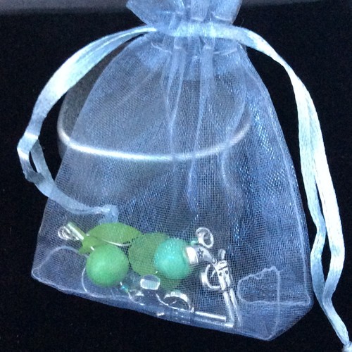 Peashooter Earrings in Silver Heart Gift Box - Picture 3 of 4