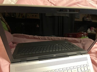 hp laptop pavilion 15.6 inch screen i5 intel processor 7th
