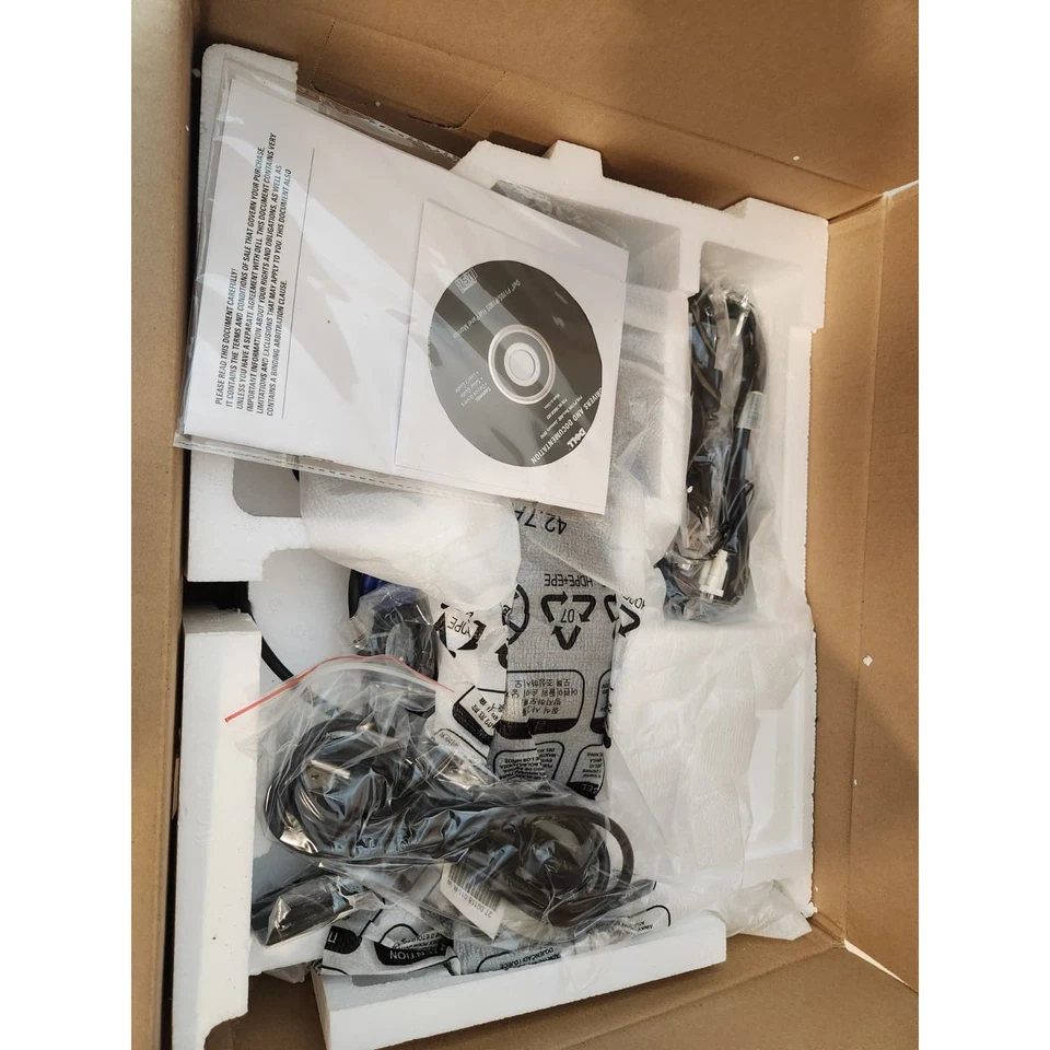 Dell P170S 17" LCD Monitor 1280x1024 VGA Display 0YVG53 OPEN BOX Tested Working - Image 3 of 4