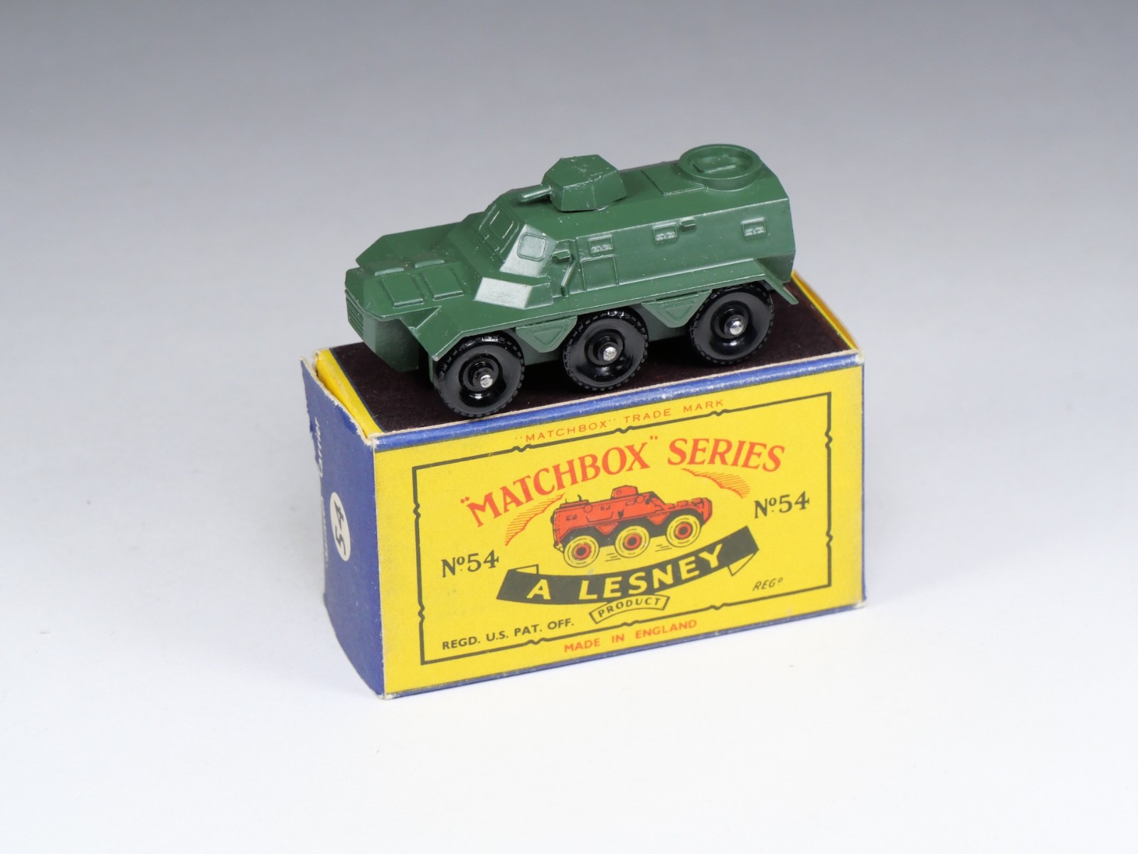 Matchbox 54a, Saracen Personnel Carrier - Free Price Guide & Review