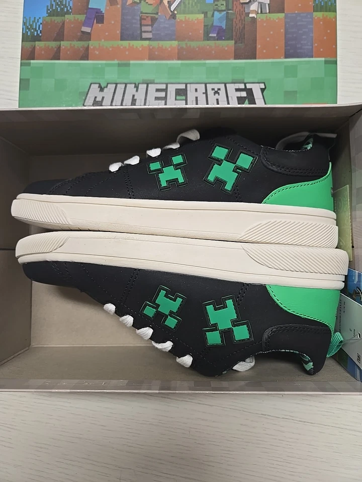 Zapatos de cancha Minecraft para niños talla 2 juveniles nuevos en caja negros y verdes  Foto 2 de 4
