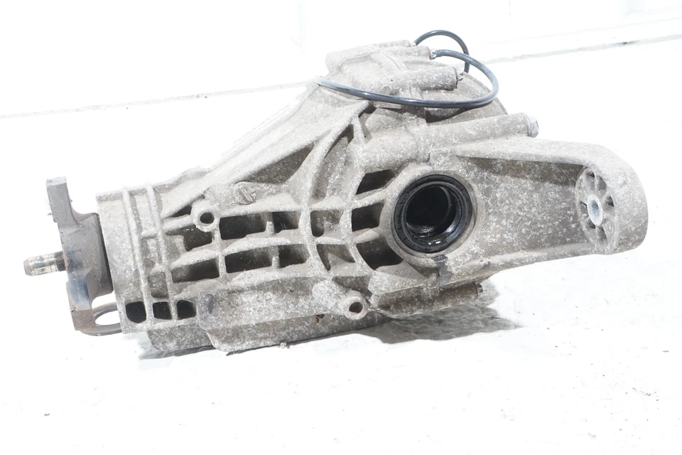2006 - 2009 MERCEDES BENZ ML350 W164 REAR DIFFERENTIAL AXLE CARRIER OEM - Image 3 of 4