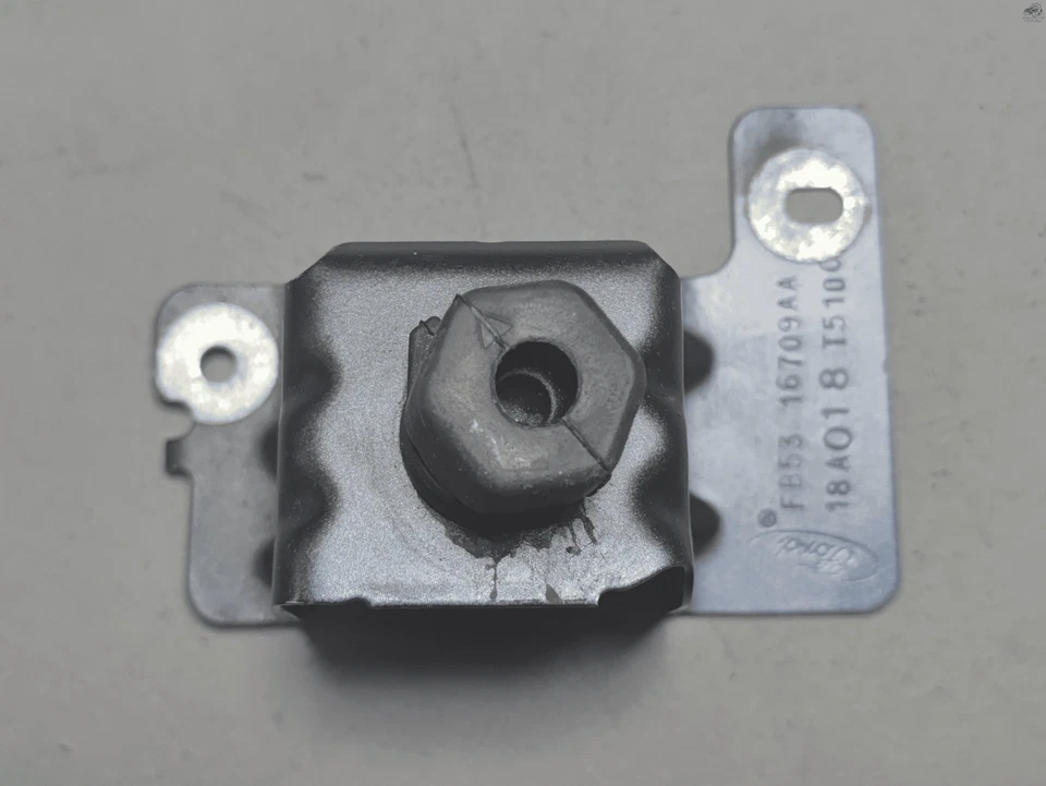 SUPORTE DE SUPORTE SUPERIOR PARA PARA-LAMA DIANTEIRO ESQUERDO DO LADO DO MOTORISTA FABRICANTE DE EQUIPAMENTO ORIGINAL 2016-2019 FORD EXPLORER - Imagem 3 de 4