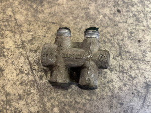 Thermostat Ölkühlung Audi Q7 4L VW Touareg 7L0317027A