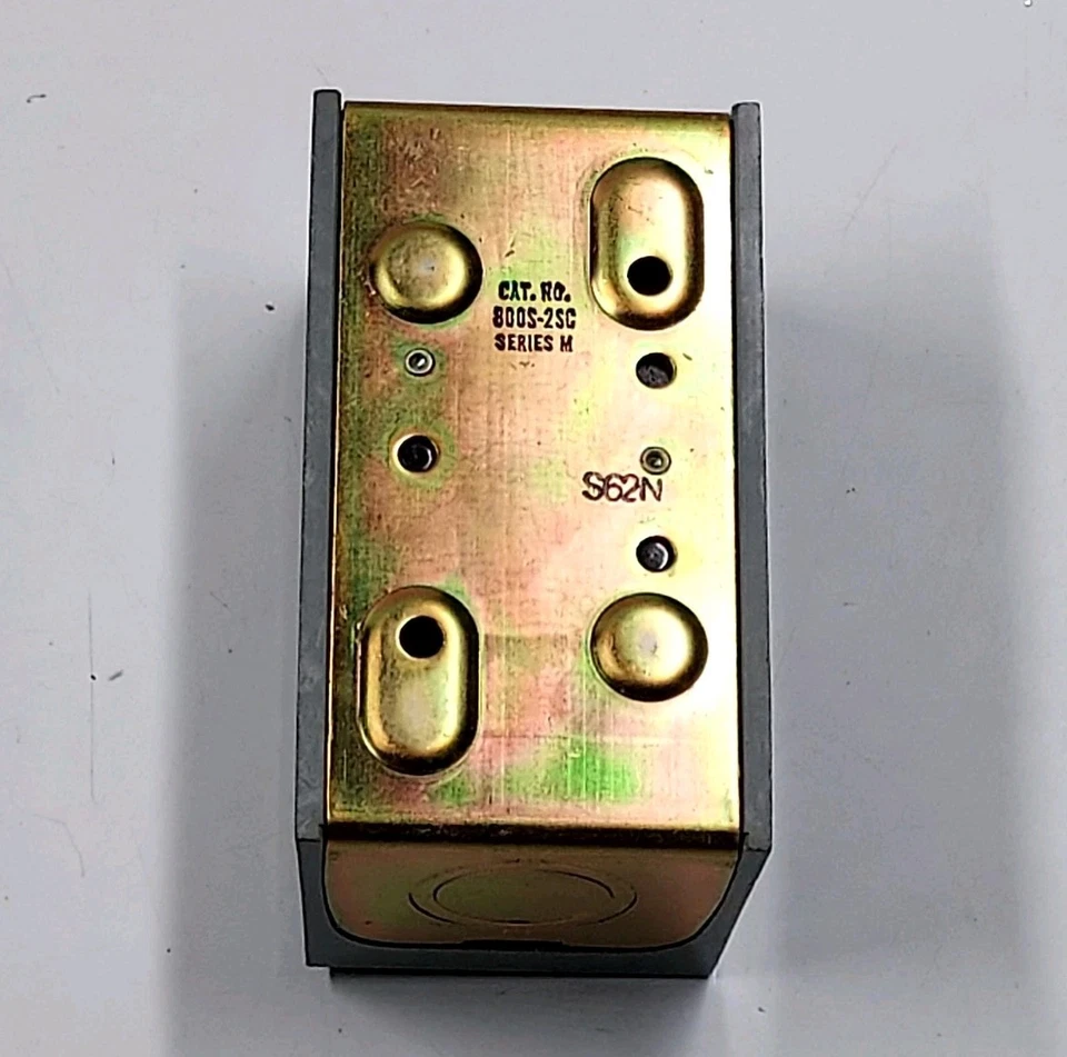 NIB Allen Bradley 800S-2SC Series M Start Stop Push Button Switch 600VAC NOS - Image 4 of 4