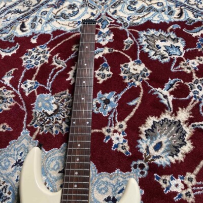 Electric Guitar Spirit By Steinberger GU-Deluxe White Made Electric Guitar Spirit By Steinberger GU-Deluxe White Made