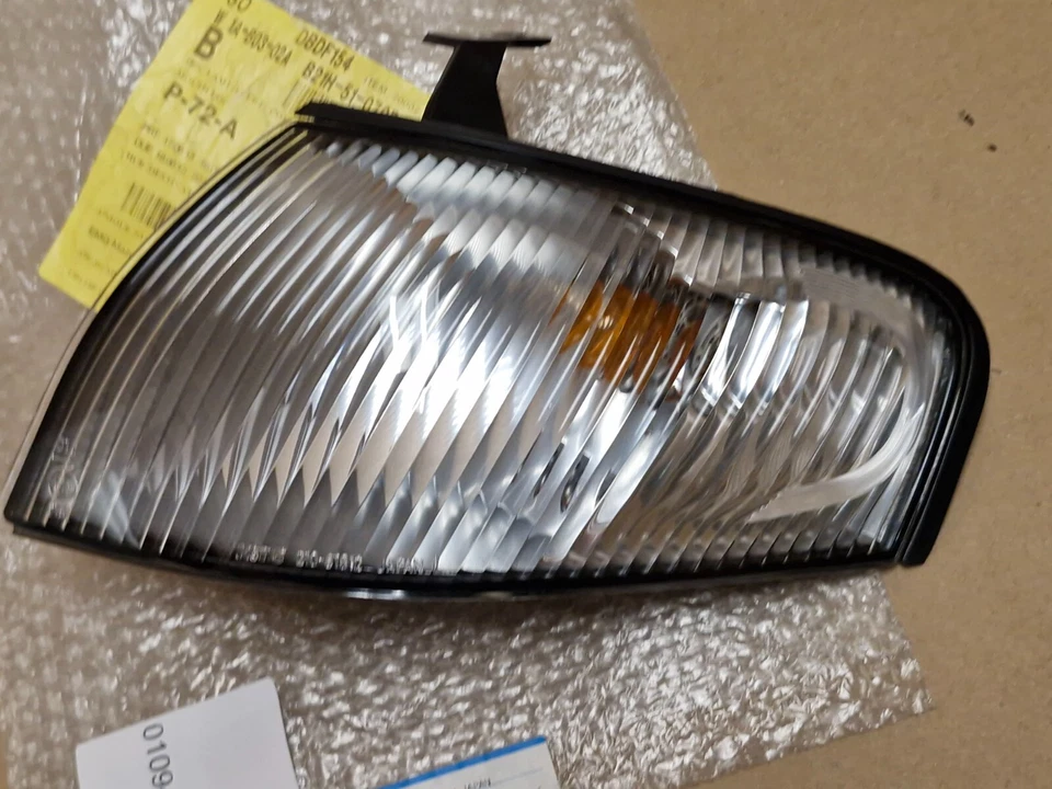 Indicador Delantero Izquierdo Mazda 323 1992-2003 B21H51070B B21H-51-070B Genuino NUEVO OEM Foto 3 de 4