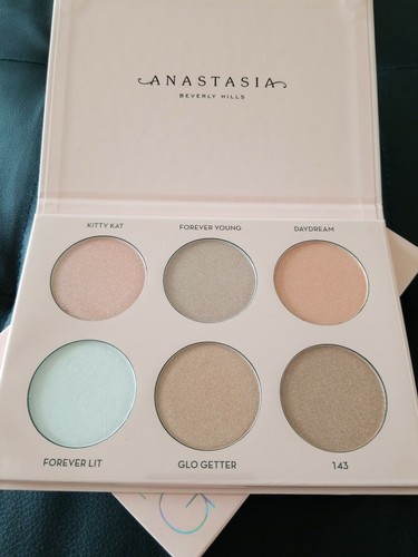 Anastasia Beverly Hills Nicole Guerriero Glow Kit AUTHENTIC - Picture 4 of 12
