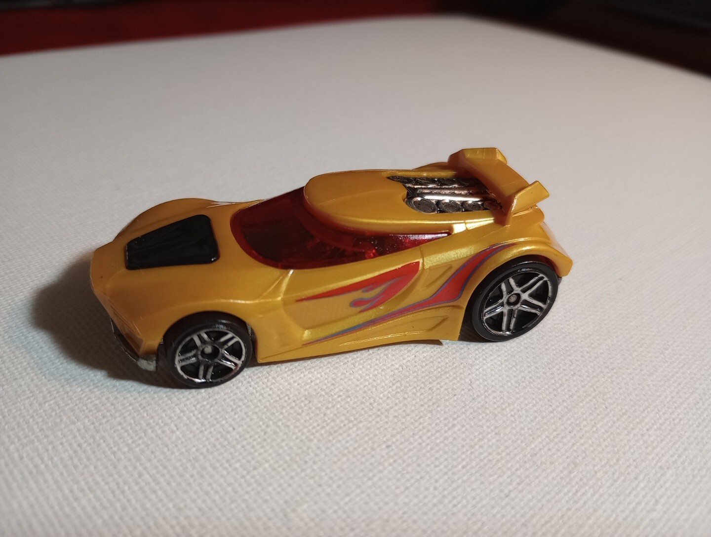 Hotwheels 2014 Chicane Racer Gold/Red Mattel First Editions 5sp Chrome Wheels