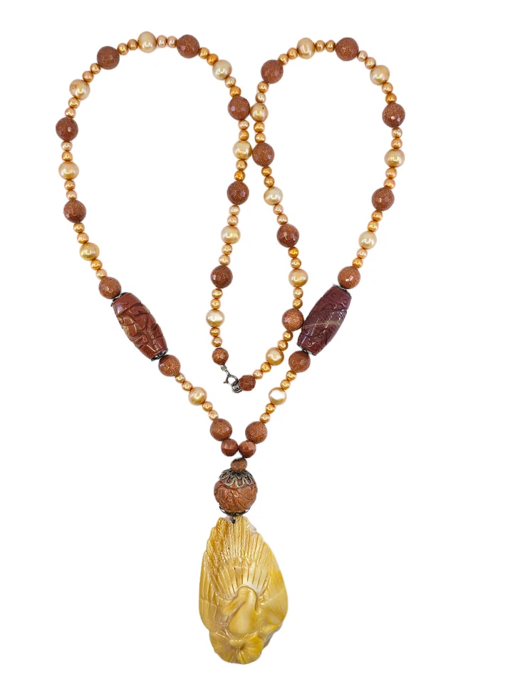 COLGANTE FREGONA TALLADA DE COLECCIÓN + PIEDRA DORADA, PERLA FW Y COLLAR CON CUENTAS JAPER ROJO TALLADO Foto 4 de 4