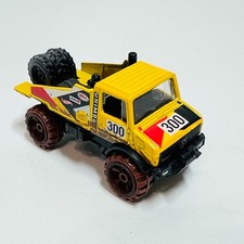 Hot Wheels - Mercedes-Benz Unimog 1300 Off-Road Mud Runners - 7,5 cm lang  #4178