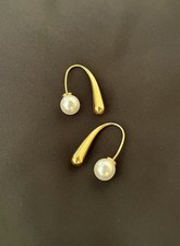 Massimo Dutti Minimalist Pearl Earrings