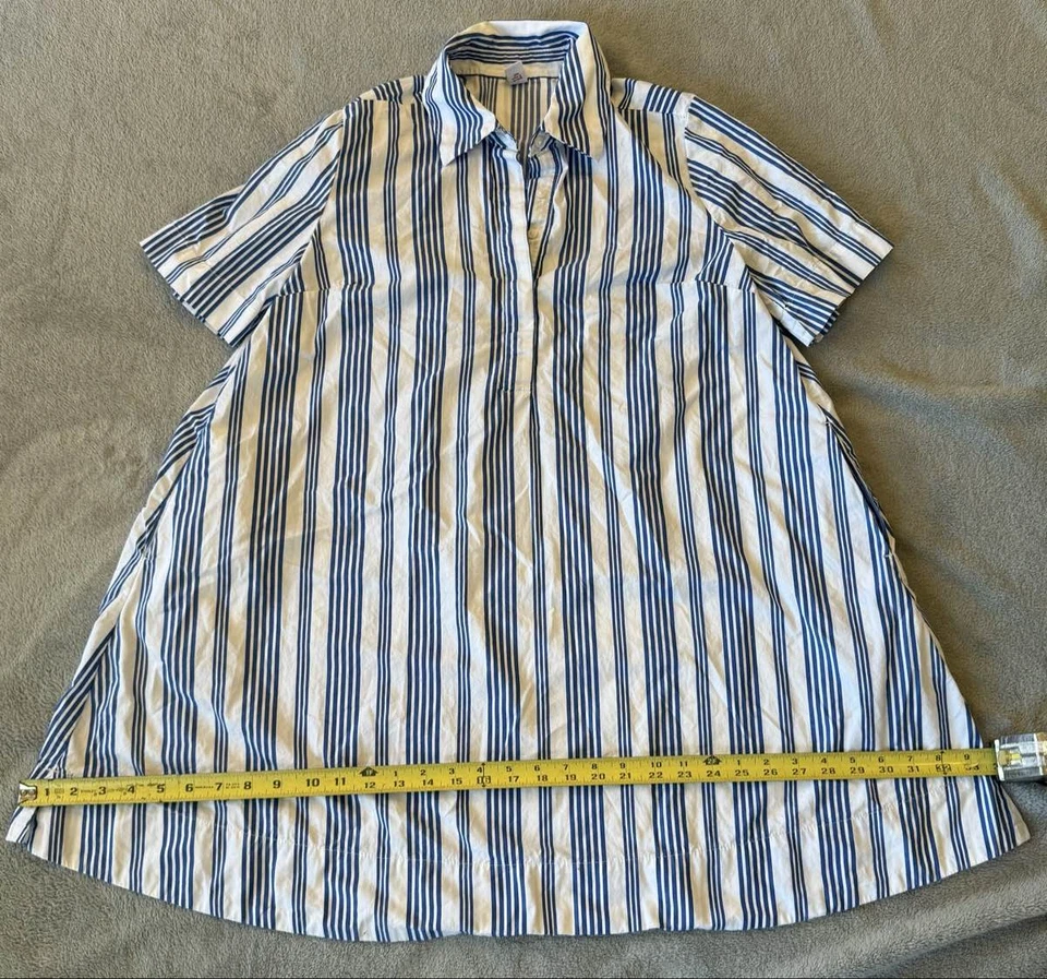 Vestido túnica manga corta con cuello a rayas abotonado azul blanco Foto 4 de 4