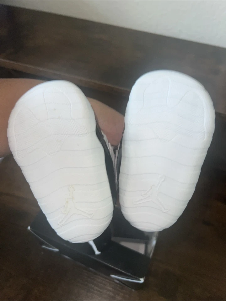 Botín de cuna Jordan 11 Foto 2 de 4