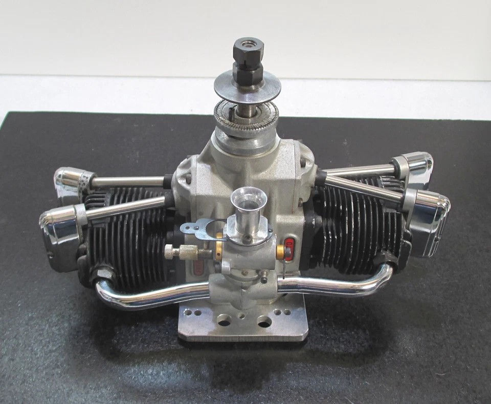 SAITO FA-270T 45cc flat twin 4 stroke glow engine with muffler for R/C airplane - Image 2 of 4