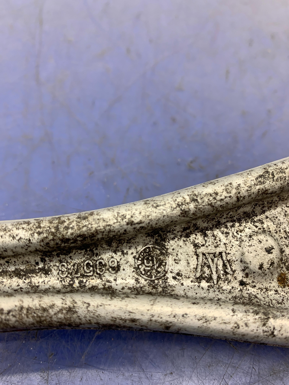 2014 - 2016 MASERATI GHIBLI M157 LEFT REAR UPPER CONTROL ARM SET *SURFACE RUST*