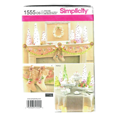 Simplicity Sewing Pattern 1555 Christmas Decorations Stockings Bunting Tree OSZ