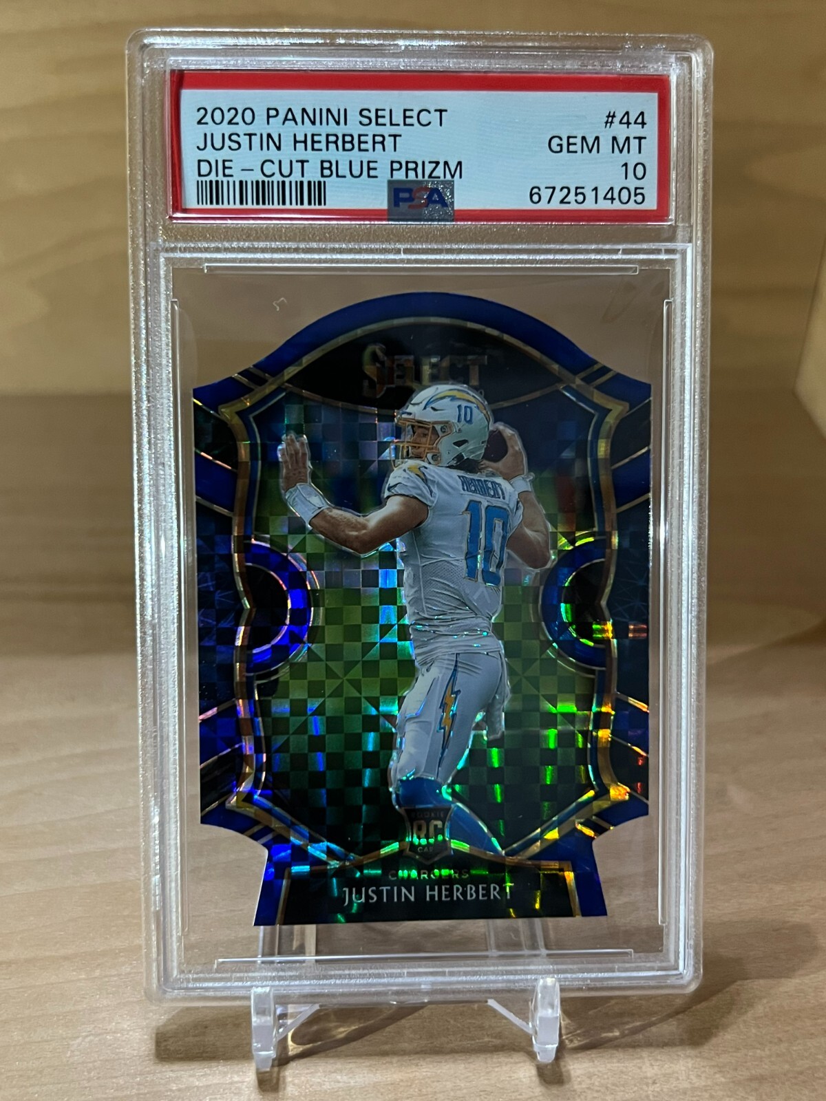 2020 Panini Select - Concourse Blue Prizm Die-Cut #44 Justin Herbert (RC) PSA 10