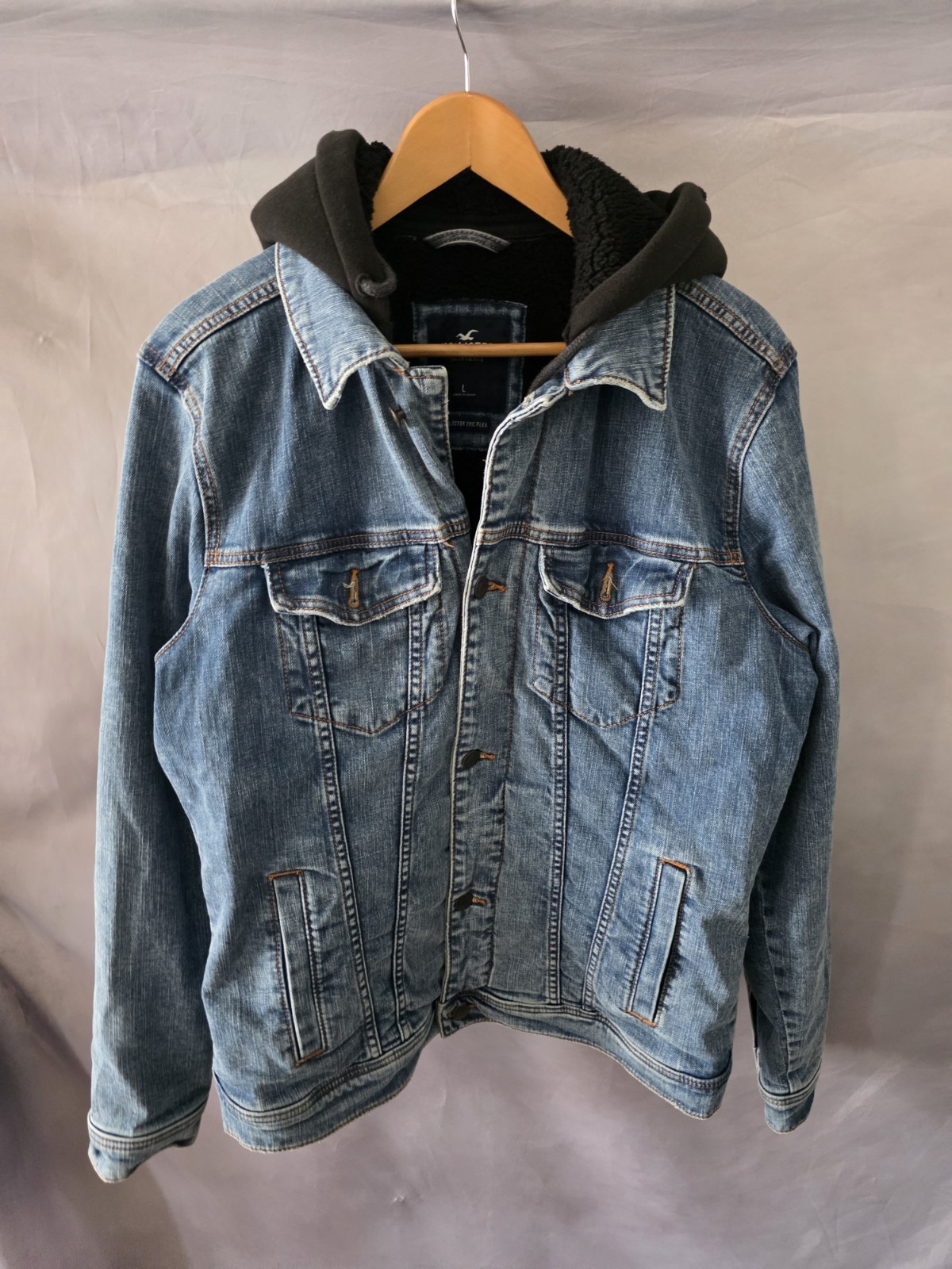 Men’s Hollister Epic Flex Sherpa Lined Hooded Denim Jacket Size L