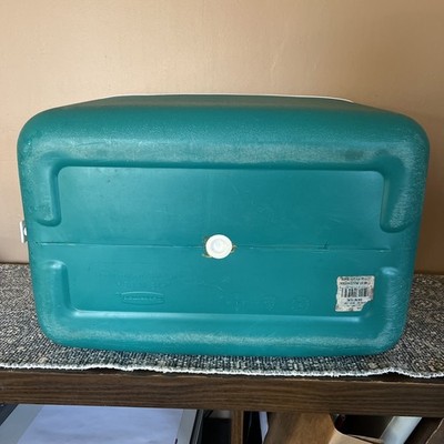 Rubbermaid Large Green Cooler Bass Fishing Scene Model #1943 USA