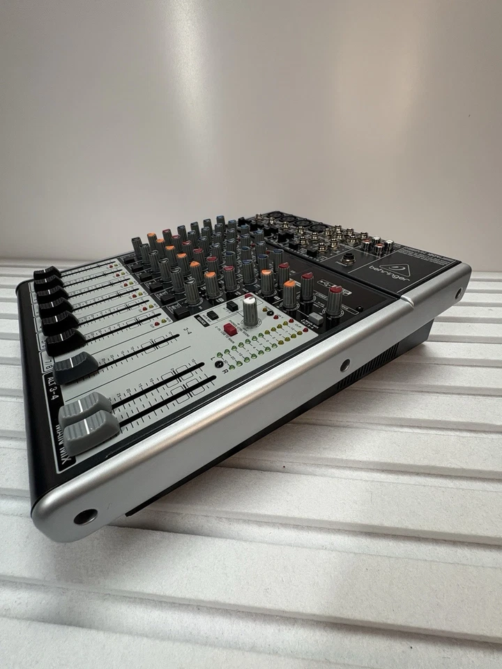 Behringer XENYX X1204 USB/Audio Mischpult Premium 12-Input 2/2-Bus Mixer - Bild 4 von 4