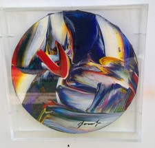 Pierluigi De Lutti in teka di plexiglas