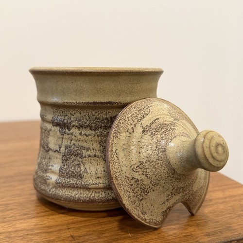 Virginia Weisel for The Kiln Studio Pottery Lidded Sugar/Honey Dish PNW Artist - Picture 2 of 9