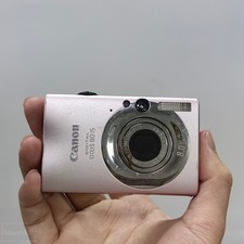 Canon IXUS 80 IS Compact Digital Camera with SD card Battery Charger CCD