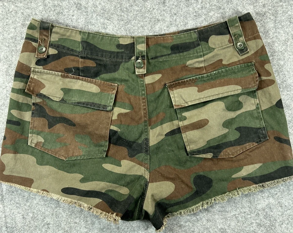Pantalones Cortos Forever 21 Para Mujer Camuflados Talla 30 Verde Camuflaje Tiro Alto Utilitario Foto 2 de 4