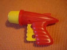 VINTAGE PARKS PLASTICS SPACE RAY FLYING DISC GUN