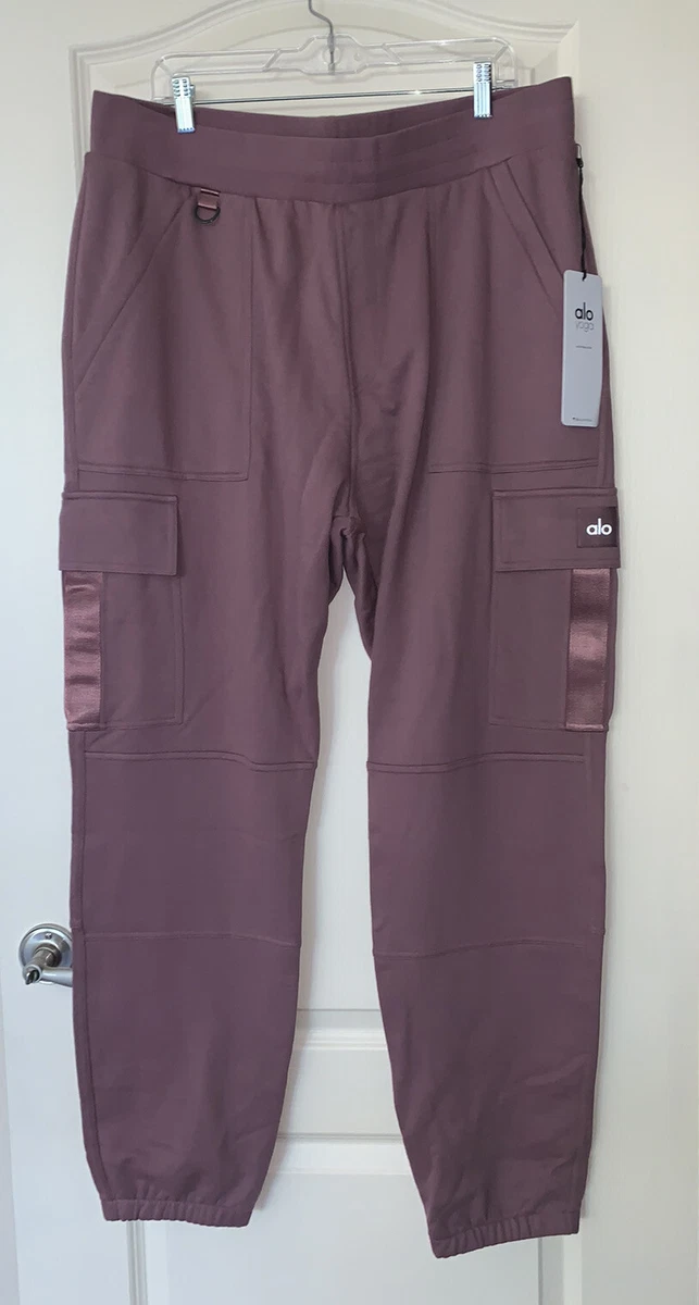 Cargo high-rise sweatpants in beige - Alo Yoga