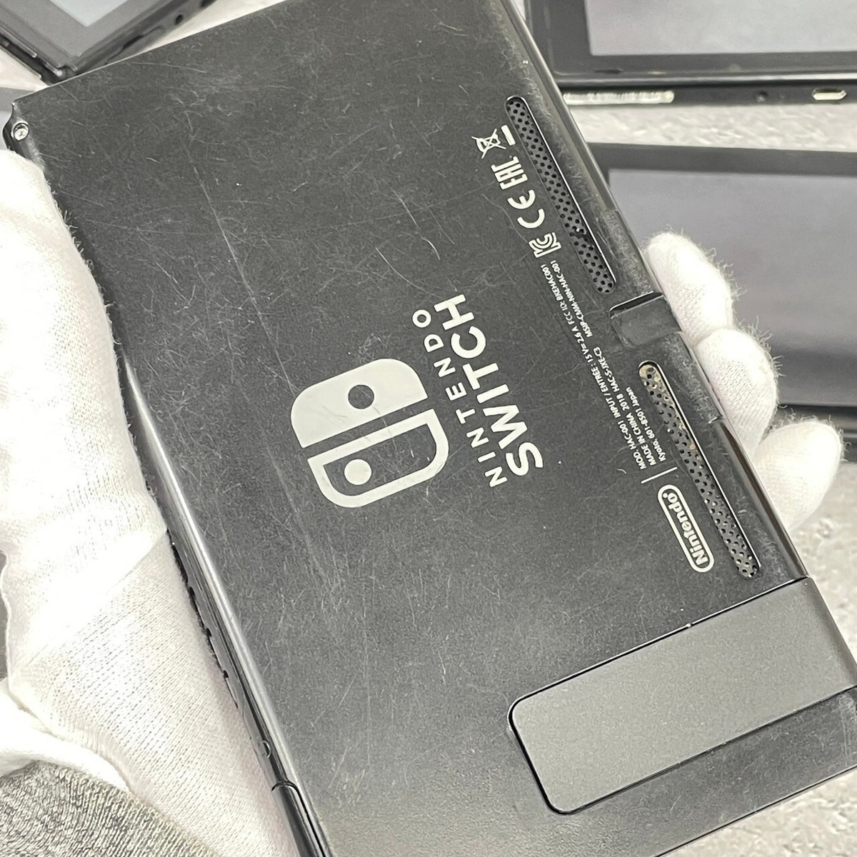 Nintendo Switch Low Serial Hac-001 Screen Scratched Console Only 1